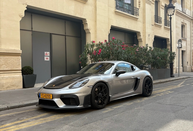 Porsche 718 Cayman GT4 RS Weissach Package