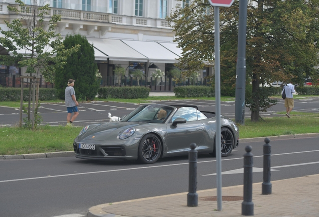 Porsche 992 Carrera 4 GTS Cabriolet