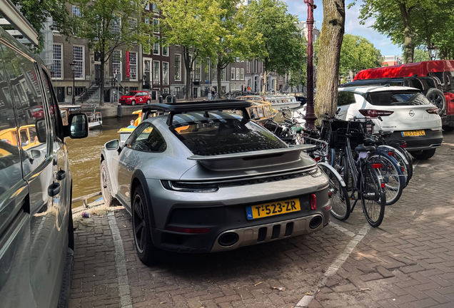 Porsche 992 Dakar