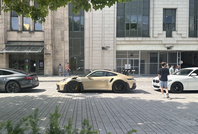 Porsche 992 GT3 RS Weissach Package
