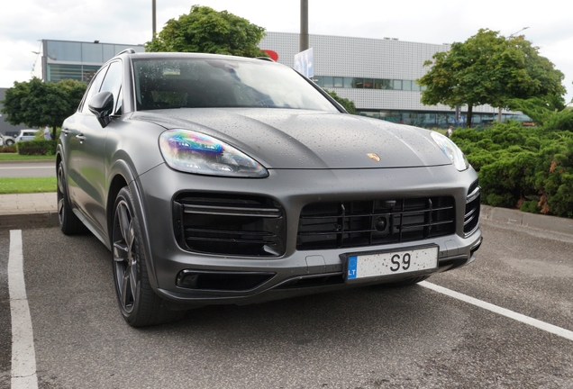 Porsche 9YA Cayenne GTS