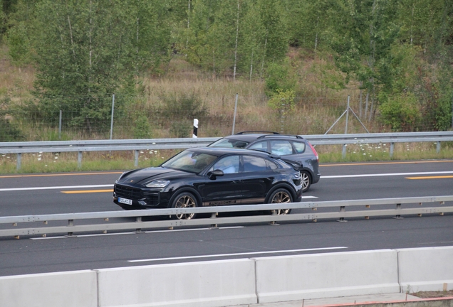 Porsche Cayenne Coupé Turbo E-Hybrid
