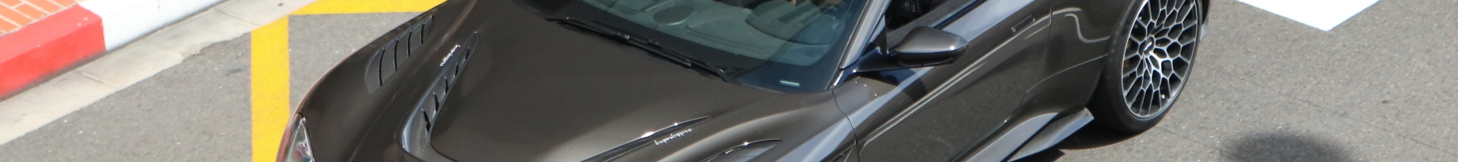 Aston Martin DBS 770 Ultimate