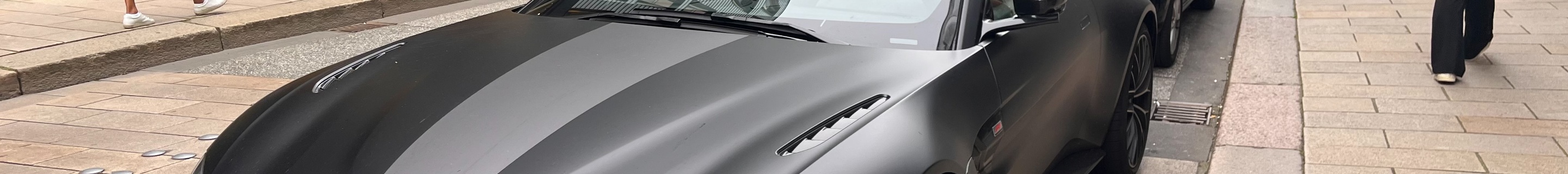 Aston Martin V8 Vantage Formula 1 Edition Roadster