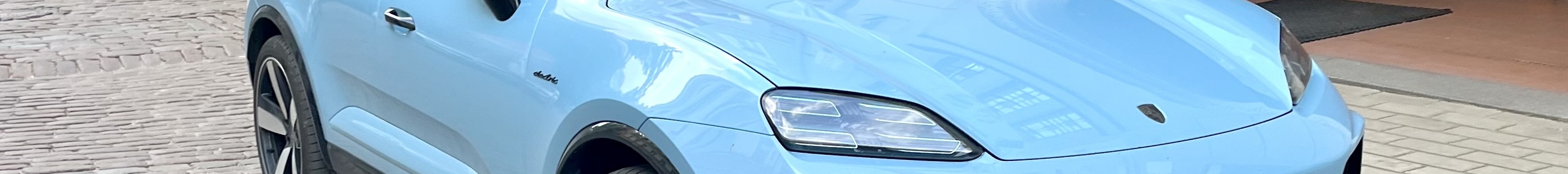 Porsche Macan EV Turbo