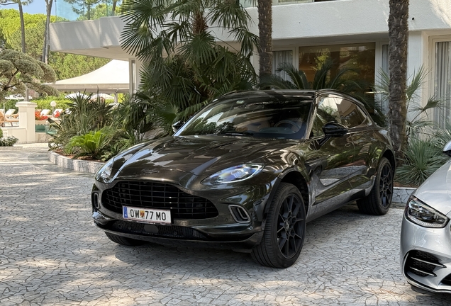 Aston Martin DBX