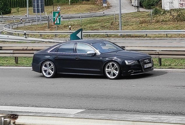 Audi S8 D4