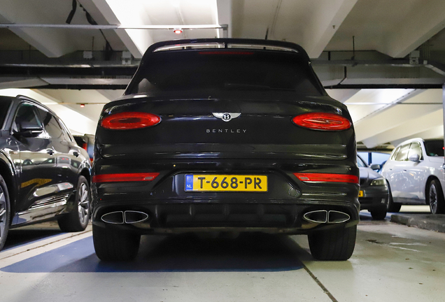 Bentley Bentayga Hybrid 2021