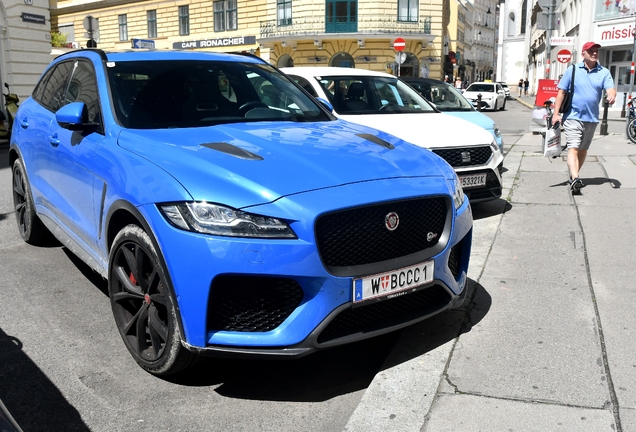Jaguar F-PACE SVR