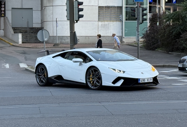Lamborghini Huracán LP640-4 Performante