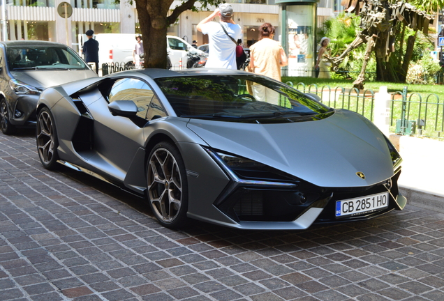 Lamborghini Revuelto