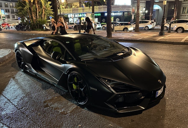 Lamborghini Revuelto