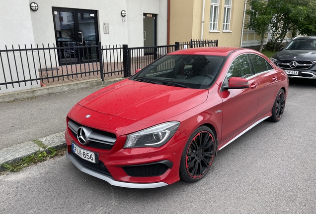 Mercedes-Benz CLA 45 AMG C117