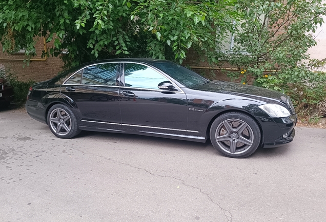 Mercedes-Benz S 65 AMG V221