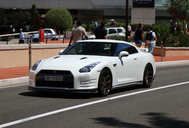 Nissan GT-R 2015