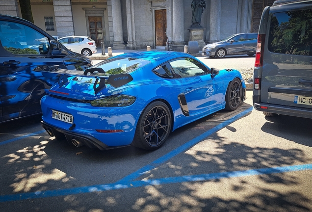 Porsche 718 Cayman GT4 RS Weissach Package