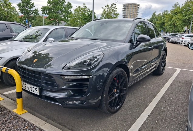 Porsche 95B Macan GTS