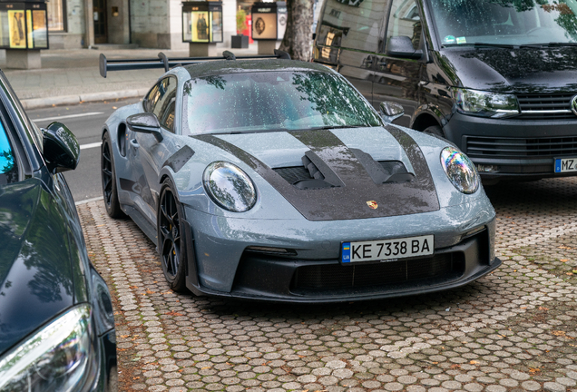 Porsche 992 GT3 RS Weissach Package