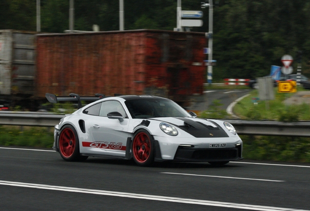 Porsche 992 GT3 RS Weissach Package