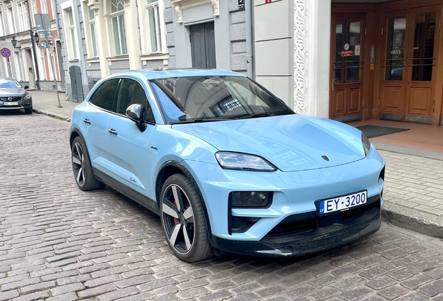 Porsche Macan EV Turbo