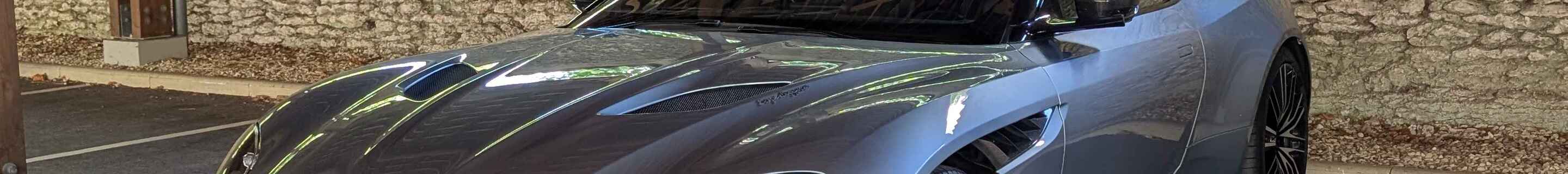 Aston Martin DBS Superleggera Volante