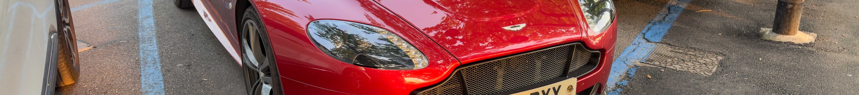 Aston Martin V12 Vantage S