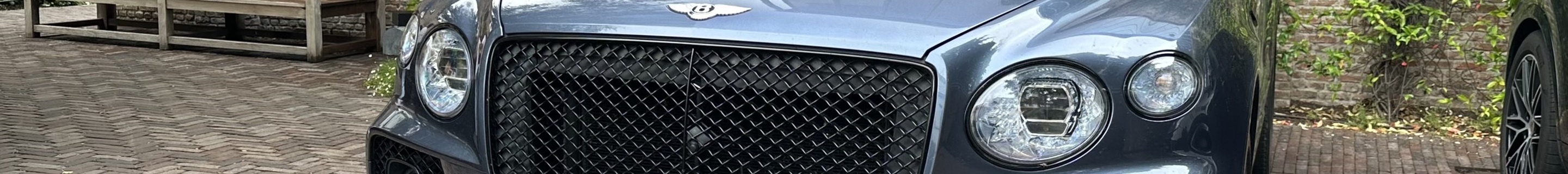 Bentley Bentayga V8 2021