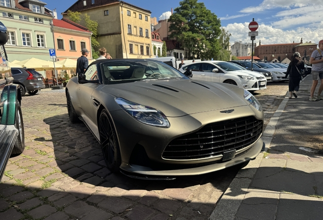 Aston Martin DB12 Volante