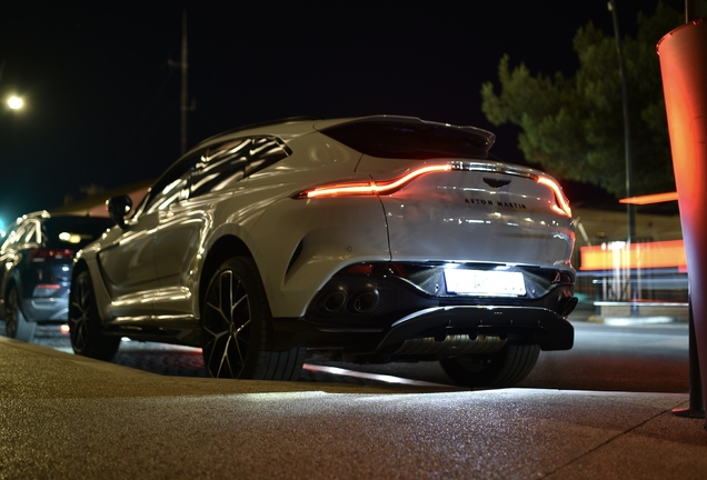 Aston Martin DBX707