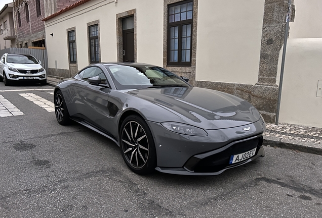 Aston Martin V8 Vantage 2018