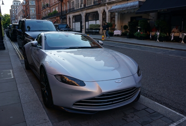 Aston Martin V8 Vantage 2018