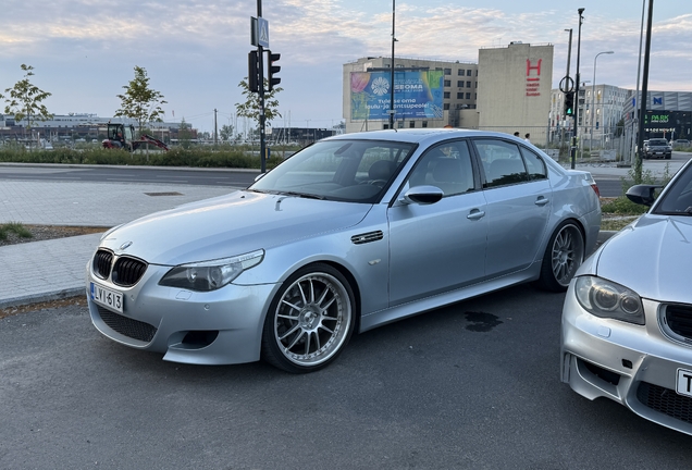 BMW M5 E60 2005