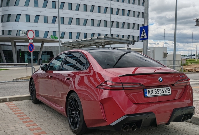 BMW M5 G90