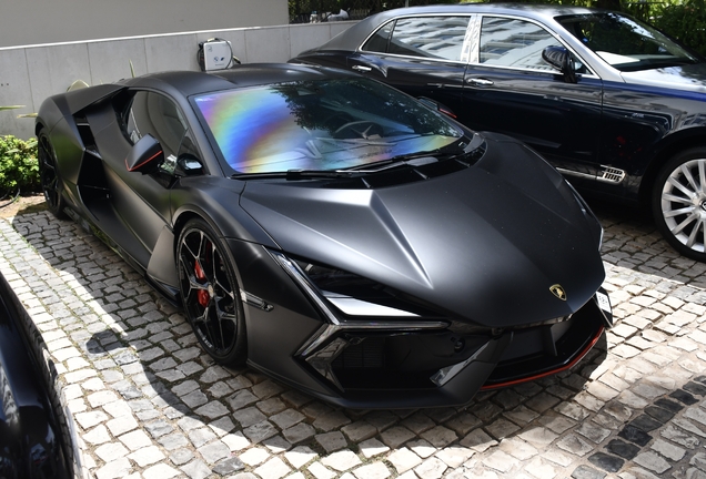 Lamborghini Revuelto