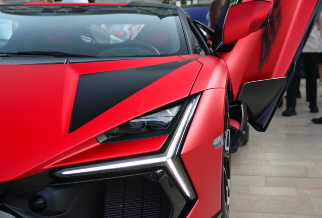 Lamborghini Revuelto