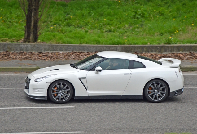 Nissan GT-R 2011