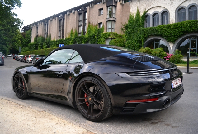 Porsche 992 Carrera 4 GTS Cabriolet
