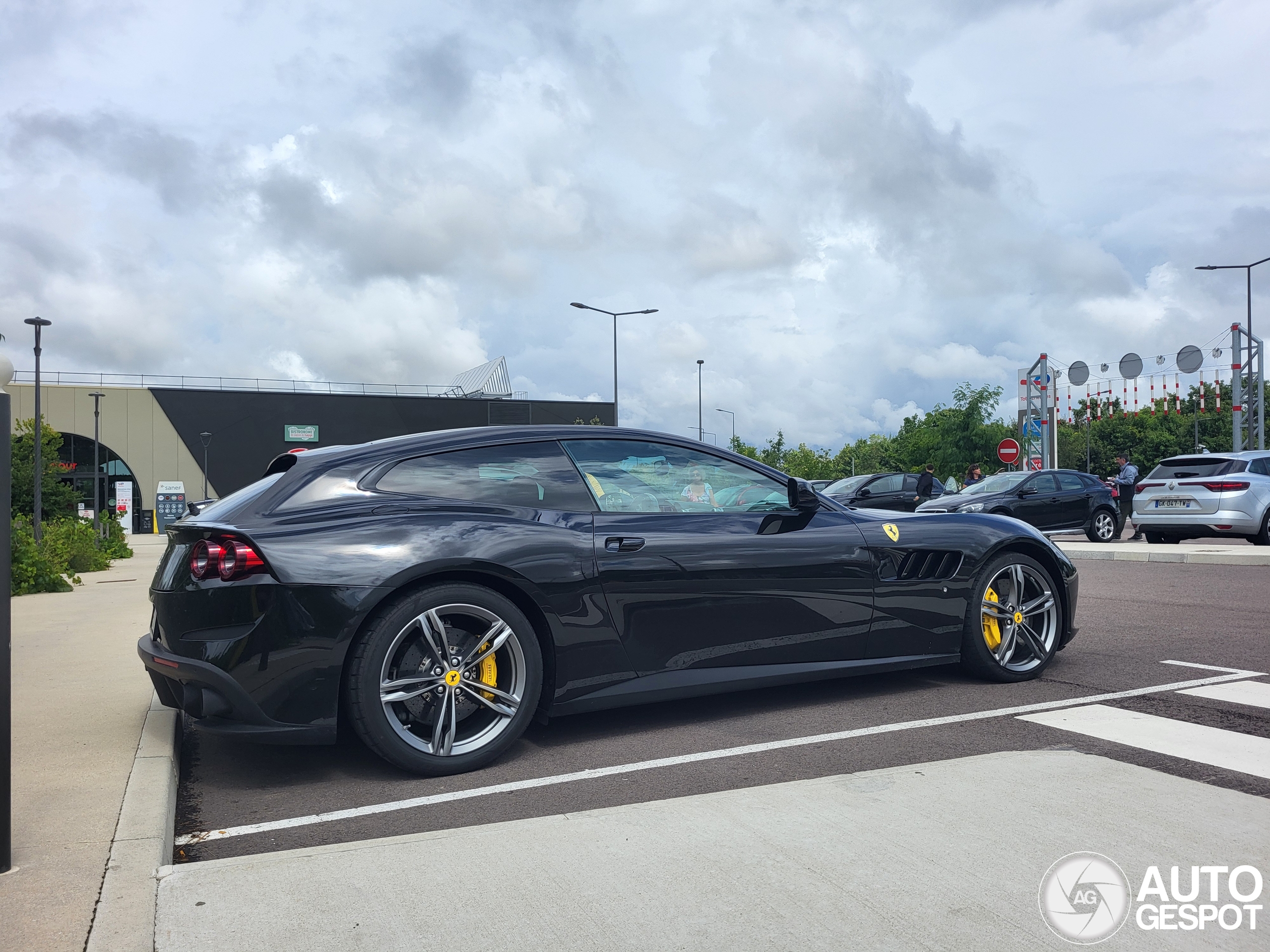 Ferrari GTC4Lusso