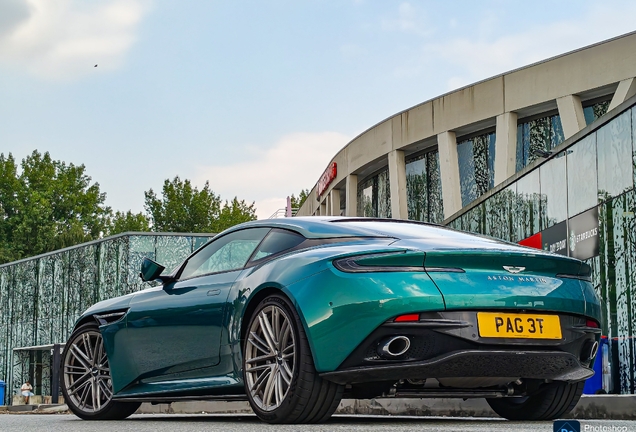 Aston Martin DB12