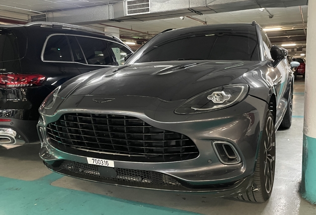 Aston Martin DBX