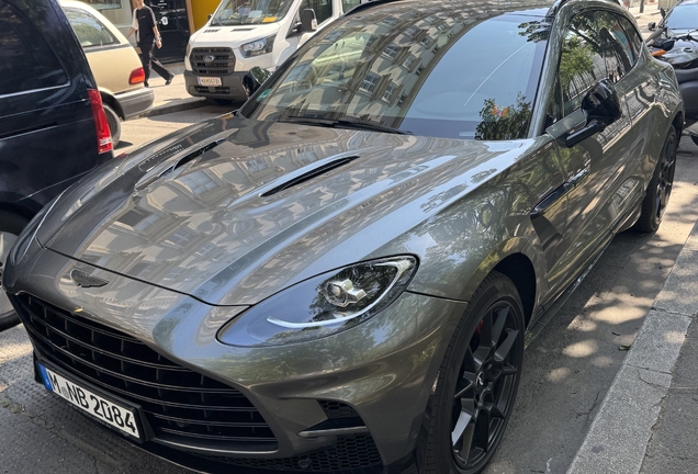 Aston Martin DBX707