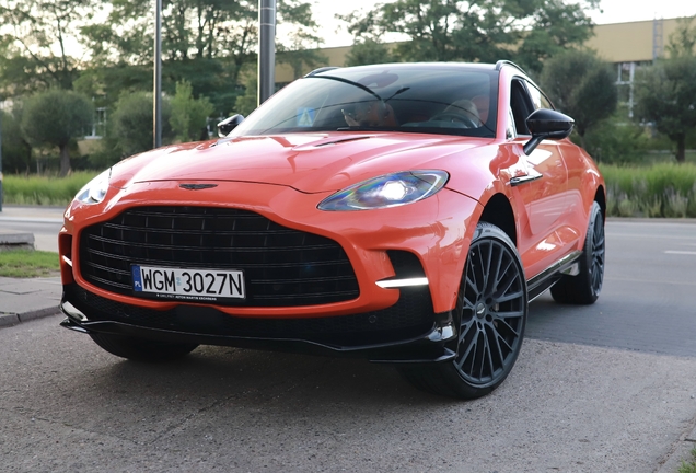 Aston Martin DBX707