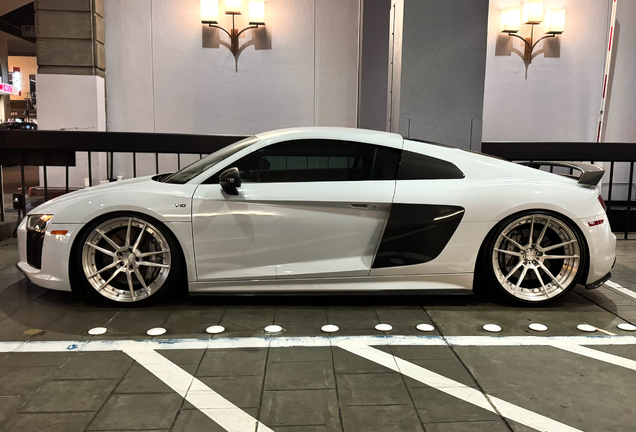 Audi R8 V10 Plus 2015