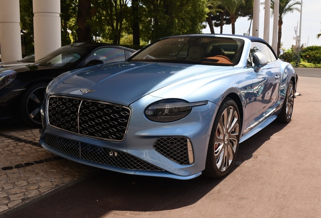 Bentley Continental GTC Mulliner 2025