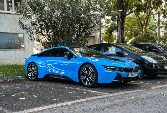 BMW i8