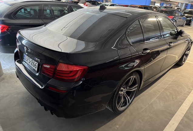 BMW M5 F10 2011