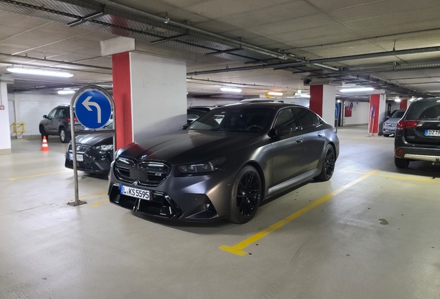 BMW M5 G90