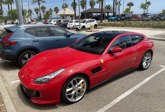 Ferrari GTC4Lusso T