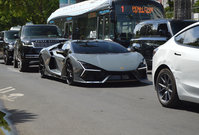 Lamborghini Revuelto