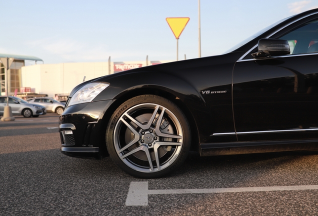 Mercedes-Benz S 63 AMG W221 2011